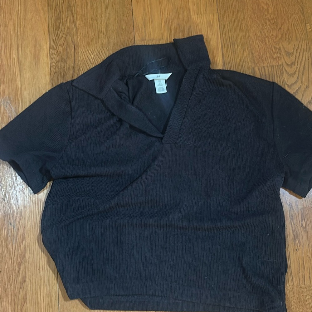 H&M black short sleeve collared shirt